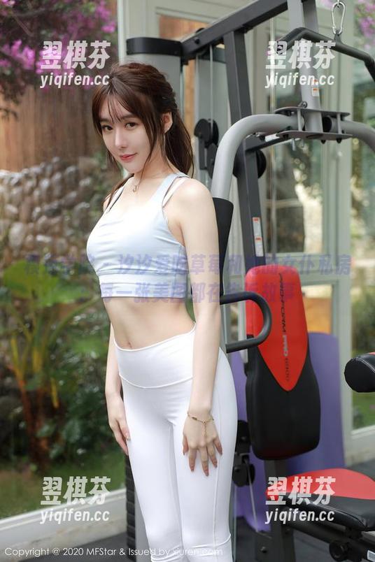 模范学院 - 汐汐爱吃草莓和她的女仆私房：每一张美图都在告诉故事