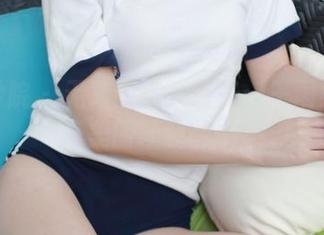 模范学院 – 无鞋的私人时光：王雨纯的裸足美图让我想多了