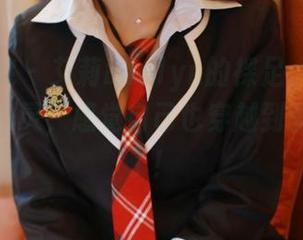 模范学院 – 艾莉Evelyn的裸足，高清原图直击心灵，感觉自己也穿越到画面中去了！