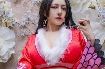 樱晚gigi的红蝶梦：无圣光的美图，瞬间打破现实的桎梏。
