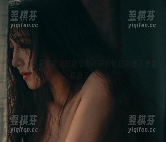 樱晚gigi又来更新短裙写真，开始怀疑她是不是有魔法了…