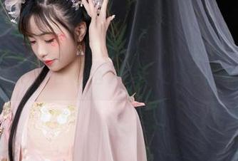 高清爆机少女喵小吉泳池合集，游泳的姿势也能这么可爱？