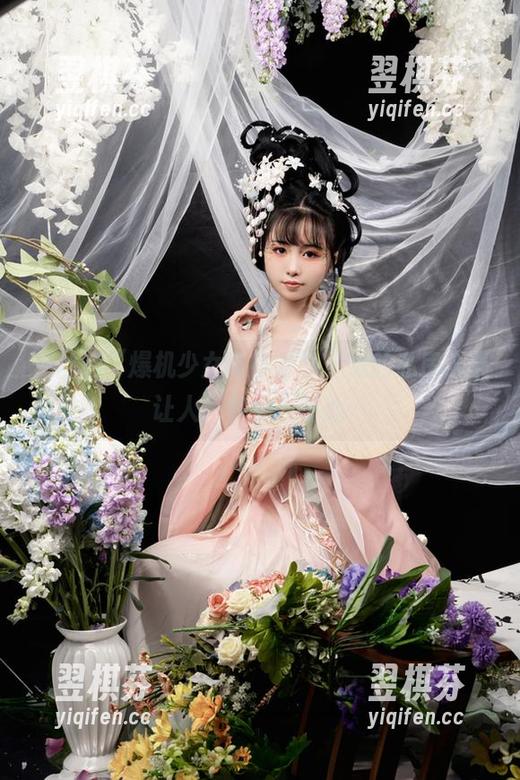 灰丝和“爆机少女喵小吉”，她的私房合集让人一秒失去耐心…