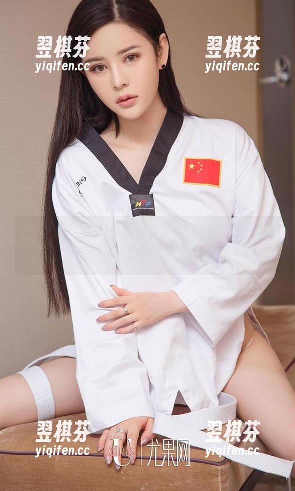 爱尤物 - 其实不想说，但陈怡曼的制服美图更新了，真心想分享给大家！