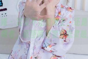 物恋传媒 – 菜菜不止是博主，还是眼镜时尚引领者，原图瞬间变壁纸灵感源！