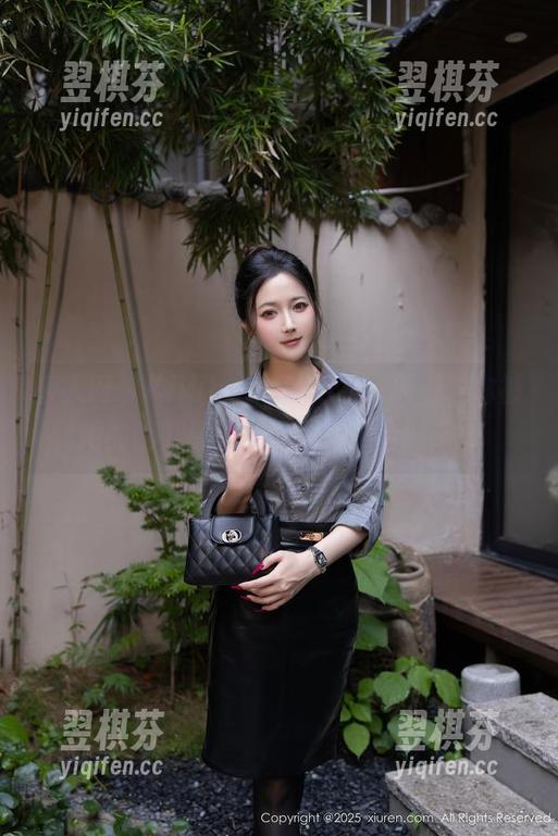 秀人网-Kikibaby 秀人网 - Kikibaby的毛衣:原图让你被她的幽默感染,图片里别有洞天!