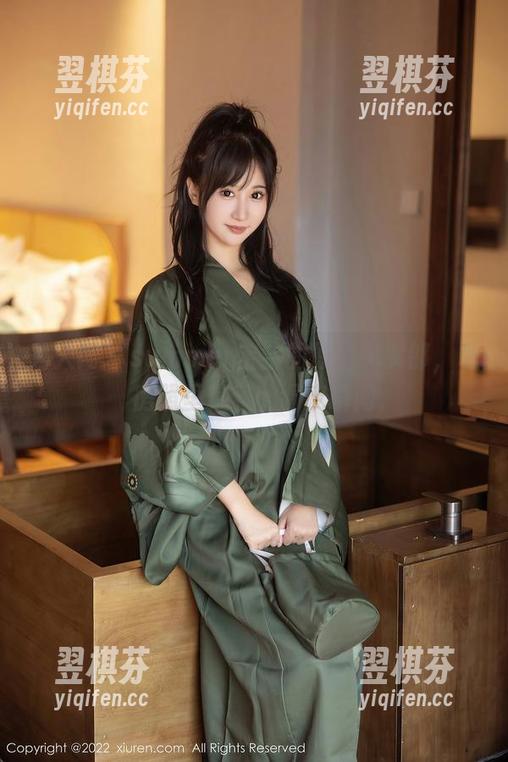 秀人网 - summer宝宝的原图兔女郎，私房照里藏着的调皮瞬间