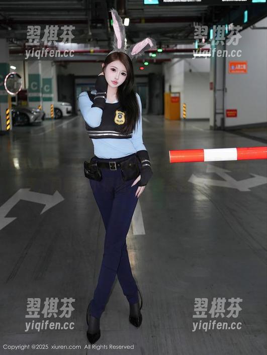 秀人网-晗大大Via 秀人网 - 晗大大Via居家随拍:作品集分享,隐藏的小情绪,一条条慢慢解锁。