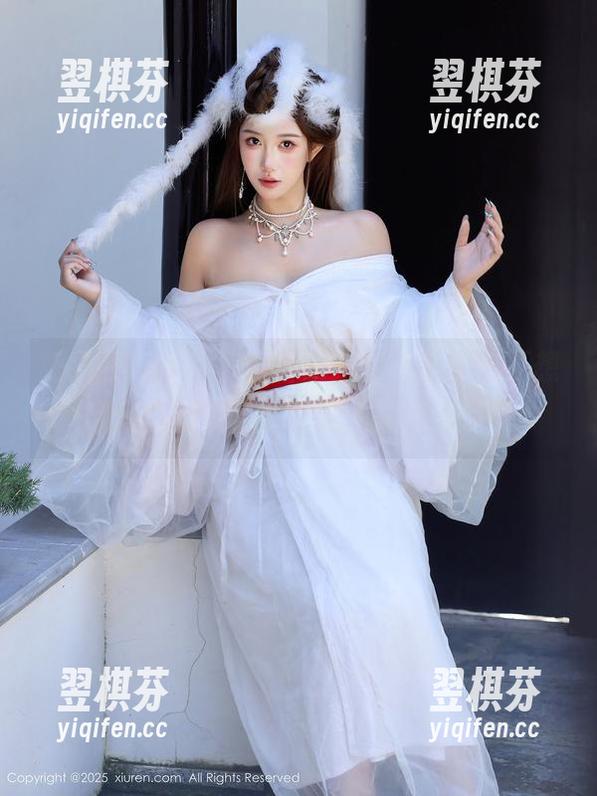 秀人网 - 最新李七喜和服套图，看完不想出门，只想窝在沙发上美美发呆！