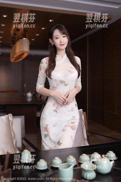 秀人网-李可儿 秀人网 - 仿佛置身于白裙飘逸的幻想中,李可儿的合集让你感受到春天的气息!