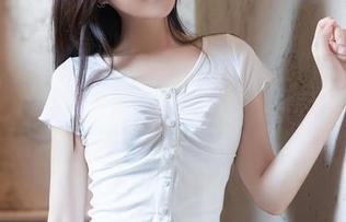 秀人网 – 绮里嘉ula的‘厨娘’大冒险：原图中的幽默感满满！