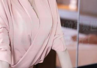 秀人网 – 绯月樱-Chery的写真世界：油亮到让人想抚摸的样子！