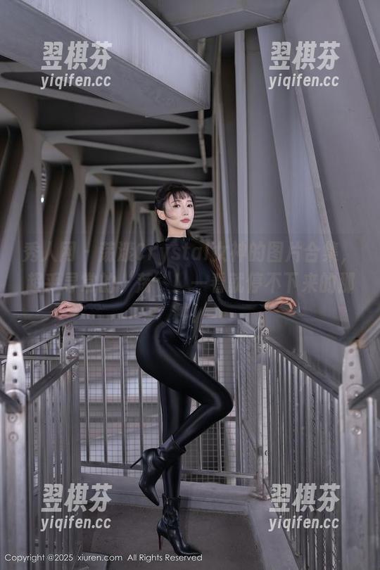 秀人网-荡漾Crystal 秀人网 - 荡漾Crystal女神的图片合集,超乎寻常的‘荡’!一看就停不下来的那种!