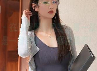 秀人网 – 在韩珊珊的教室，每一张美图都是一段故事，下载收藏吧！