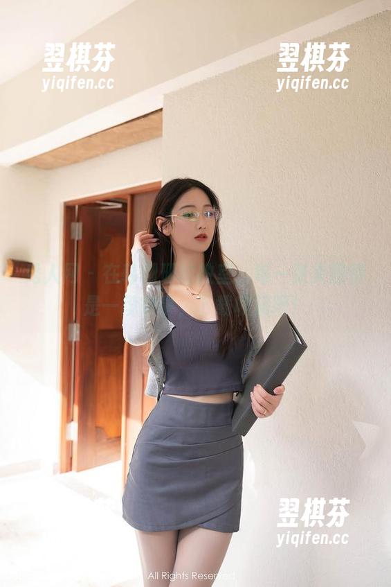 秀人网-韩珊珊 秀人网 - 在韩珊珊的教室,每一张美图都是一段故事,下载收藏吧!