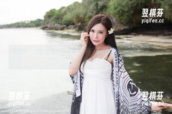 美媛馆 - 美图点评：伊小七MoMo的黑丝可是充满了神秘的低语
