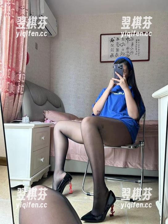 微密圈 - 想在图库里找到灵感？美邵女Baby的黑丝瑜伽让每一根腿都能‘发光’！