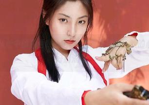 蜜桃社 – 灰丝中的露西Lucy：一张图集照明了我的心，资源收好别浪费！