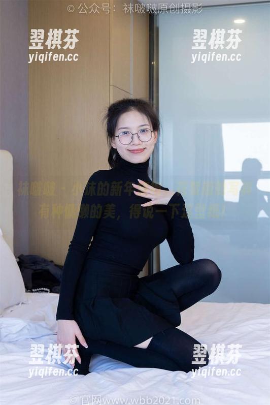 袜啵啵 - 小沫的新年旗袍，花絮版的写真有种慵懒的美，得说一下这壁纸！
