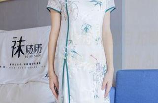 袜啵啵 – 在线！熊熊的美图自拍曝光，看看这个角度如何撩到你的心！