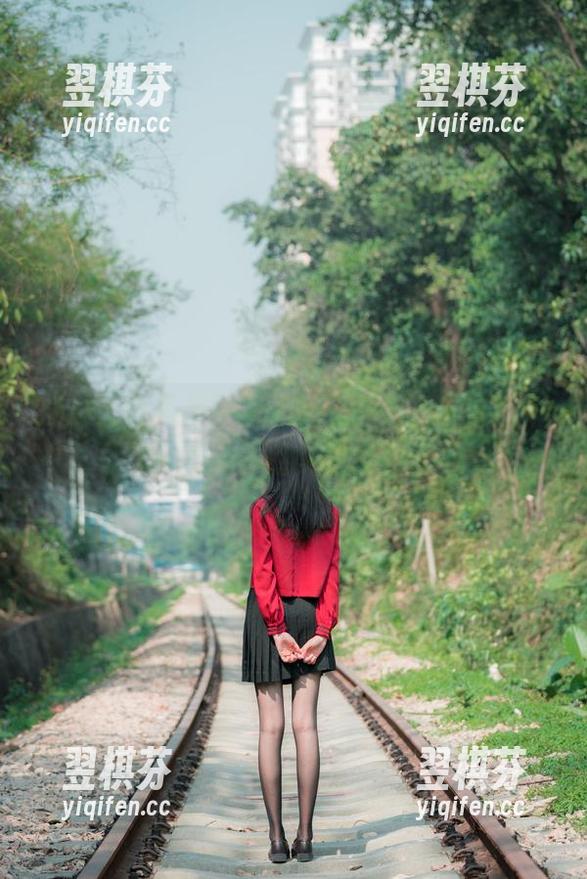 穹妹：西瓜少女的无圣光探险，带你翻开不一样的美图世界