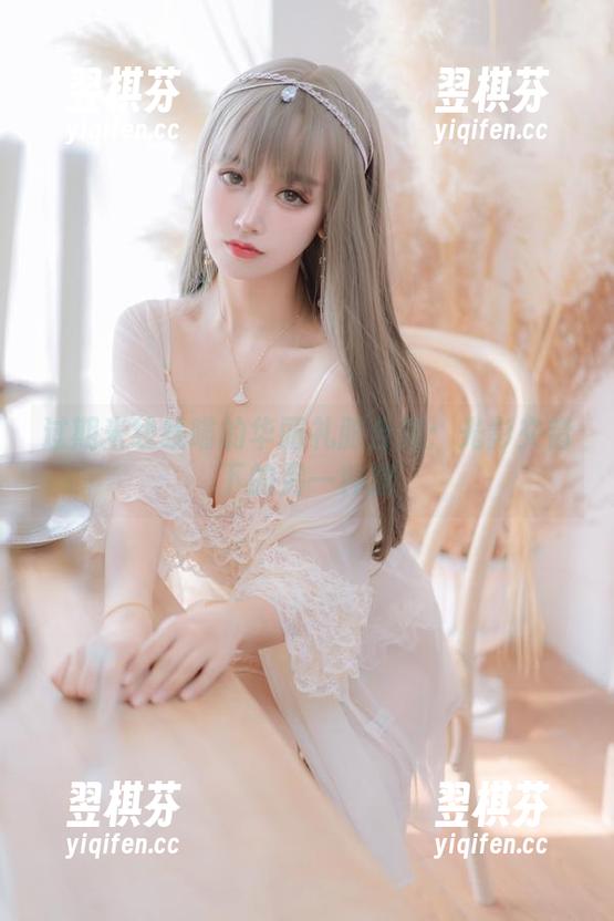 过期米线线喵的华丽礼服合集：光影交错下的另一种撩