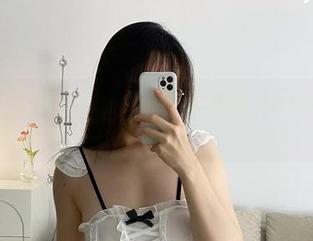 微密圈 – 壁纸新境界，铁锤姐姐用厨娘身份挑战你的审美！准备好了吗？