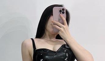微密圈 – 铁锤姐姐带来的足球美图分享，瞬间冲击你的视觉！一起看吧！