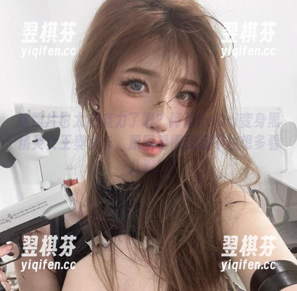 这照片也太有魔力了吧？阿薰kaOri变身黑精灵女王奥利卡，原图看得我忍不住想多看几遍！