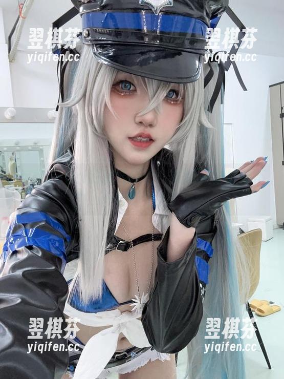 阿薰kaOri的资源探险：在制服中绽放不一样的魅力！