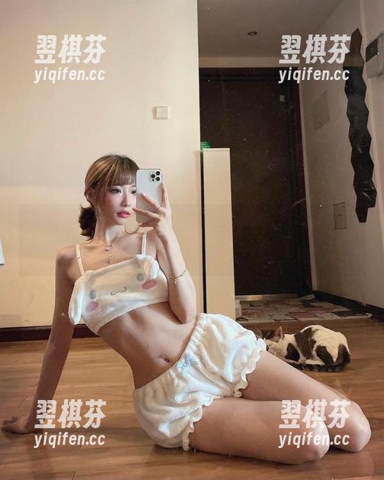 微密圈 - 当陈妮妮UNI遇上板凳：原图背后的欢乐瞬间大放送！