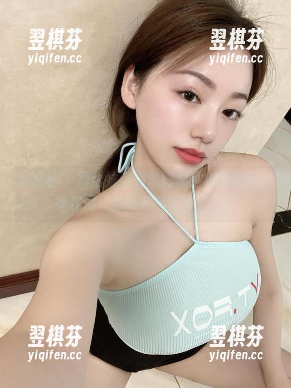 微密圈 - 雪怡妹纸高清图集：看这奶牛，她在说“我把草都吃完了”！