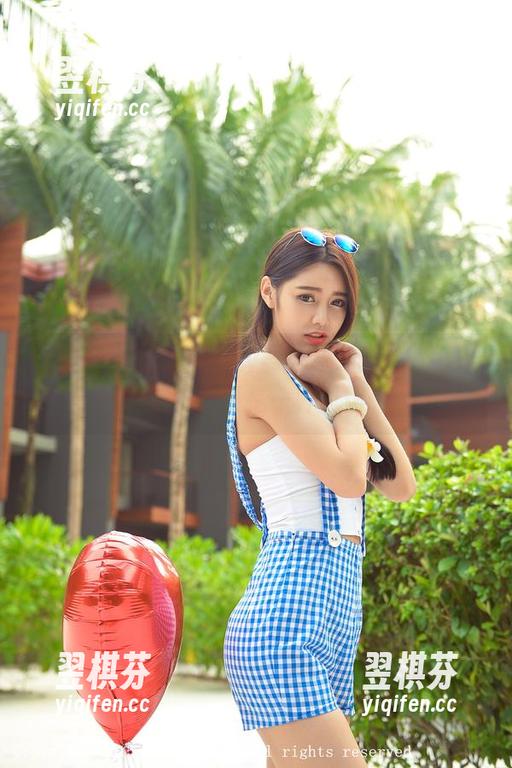 青豆客-可乐Vicky 青豆客 - 可乐Vicky写真集:美脚不仅是美丽,还是一种风情