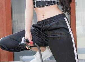 魅妍社 – 程小烦不烦粉色写真，下载按钮太危险，先带走拒绝再后悔！
