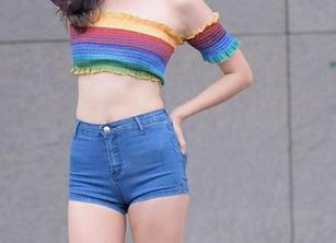 魔镜街拍 – 寒风中的极品肉丝！婷婷的私房图集，完美诠释了‘我也很冷，但我更美’！